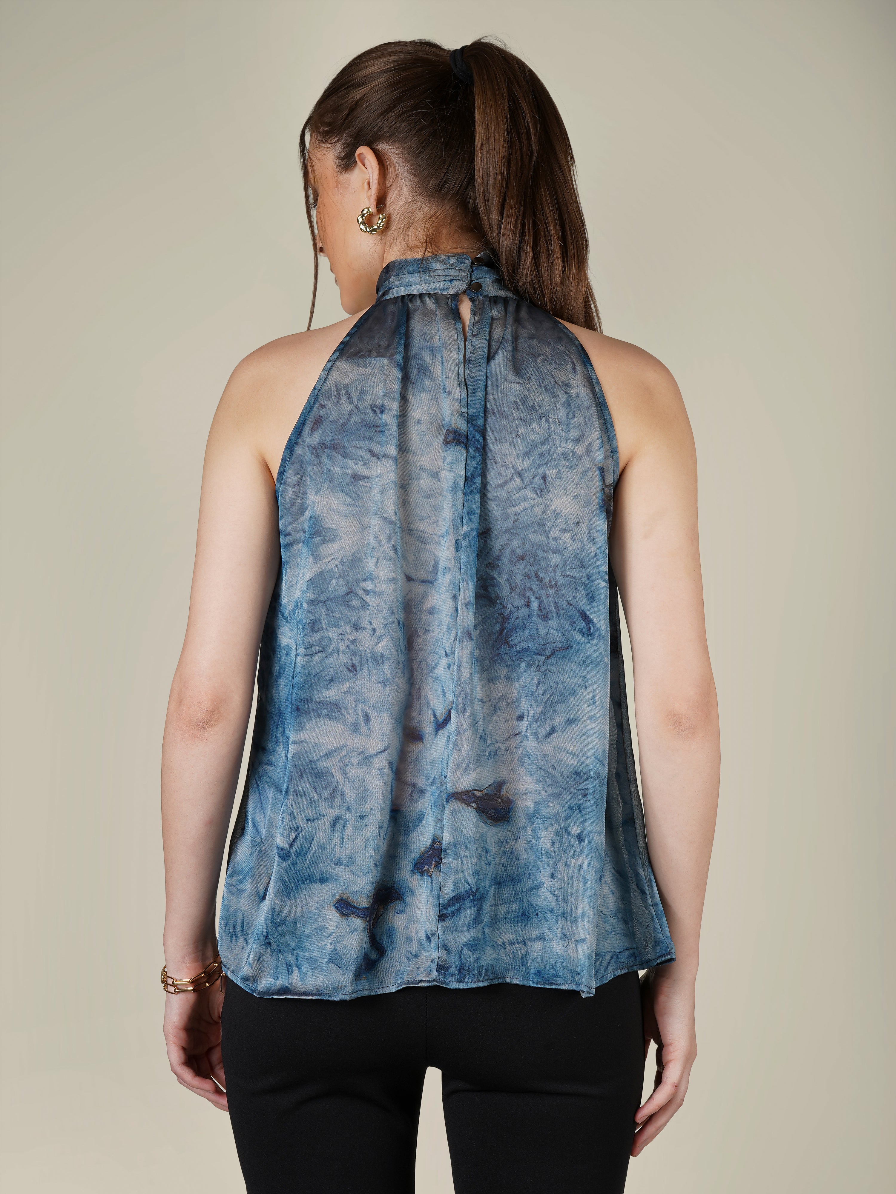 LUMI Turtle Neck Sleeveless Top